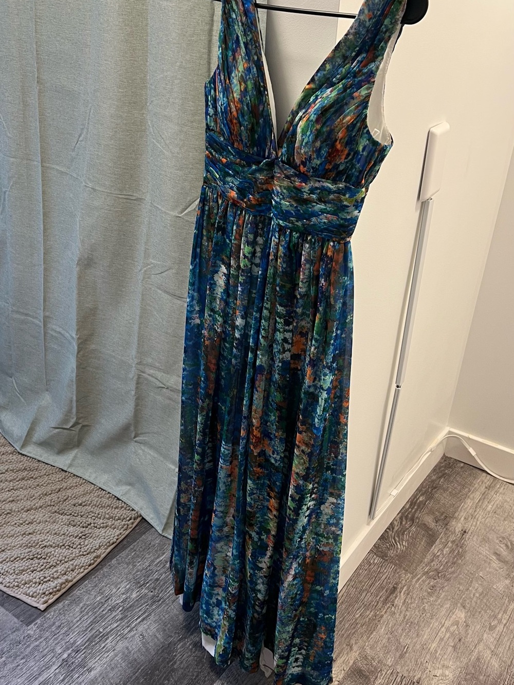 Aidan Mattox Sleeveless V-Neck Maxi Dress in Multicolor Blue Print